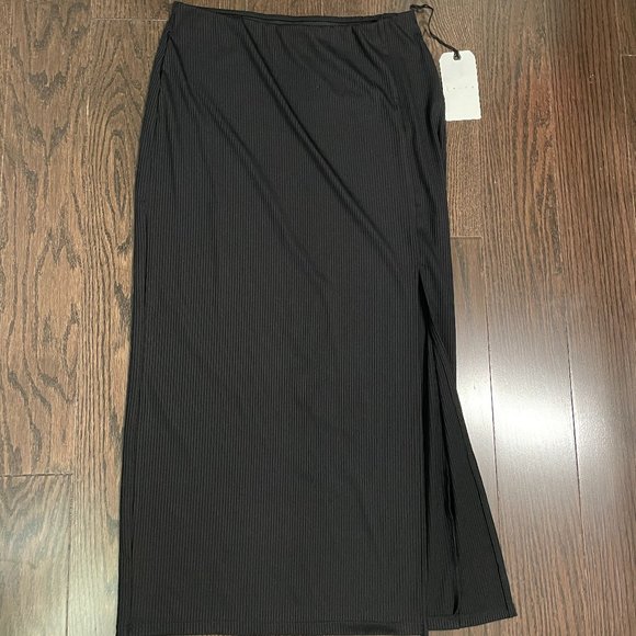 Leith Ribbed Side Slit Midi Skirt - Picture 7 of 11